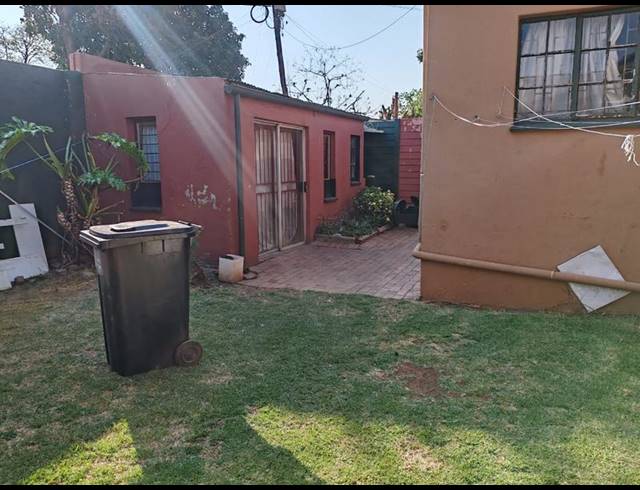 2 BEDROOM HOUSE FOR SALE IN KENSINGTON